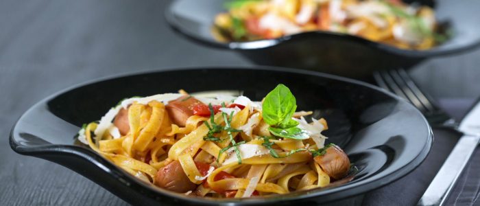 Паста с кренвирши и чушки
